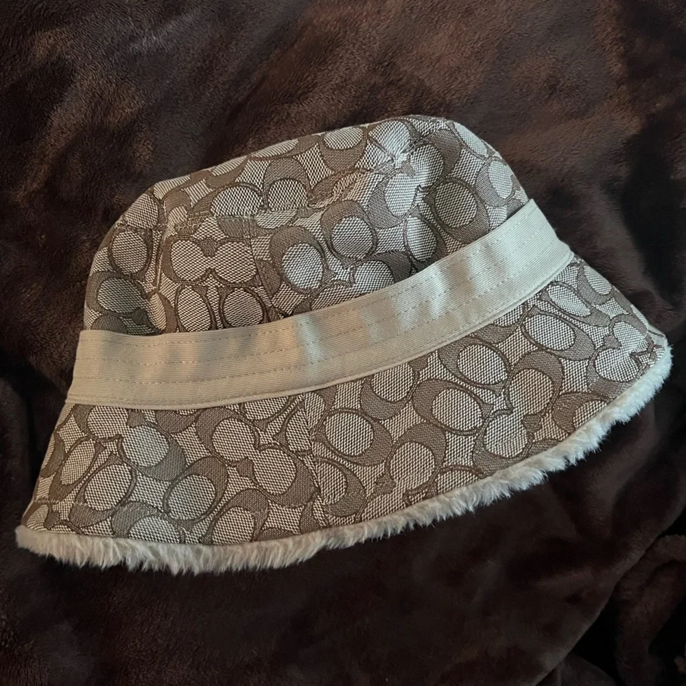 Coach Sherpa Bucket Hat in Tan